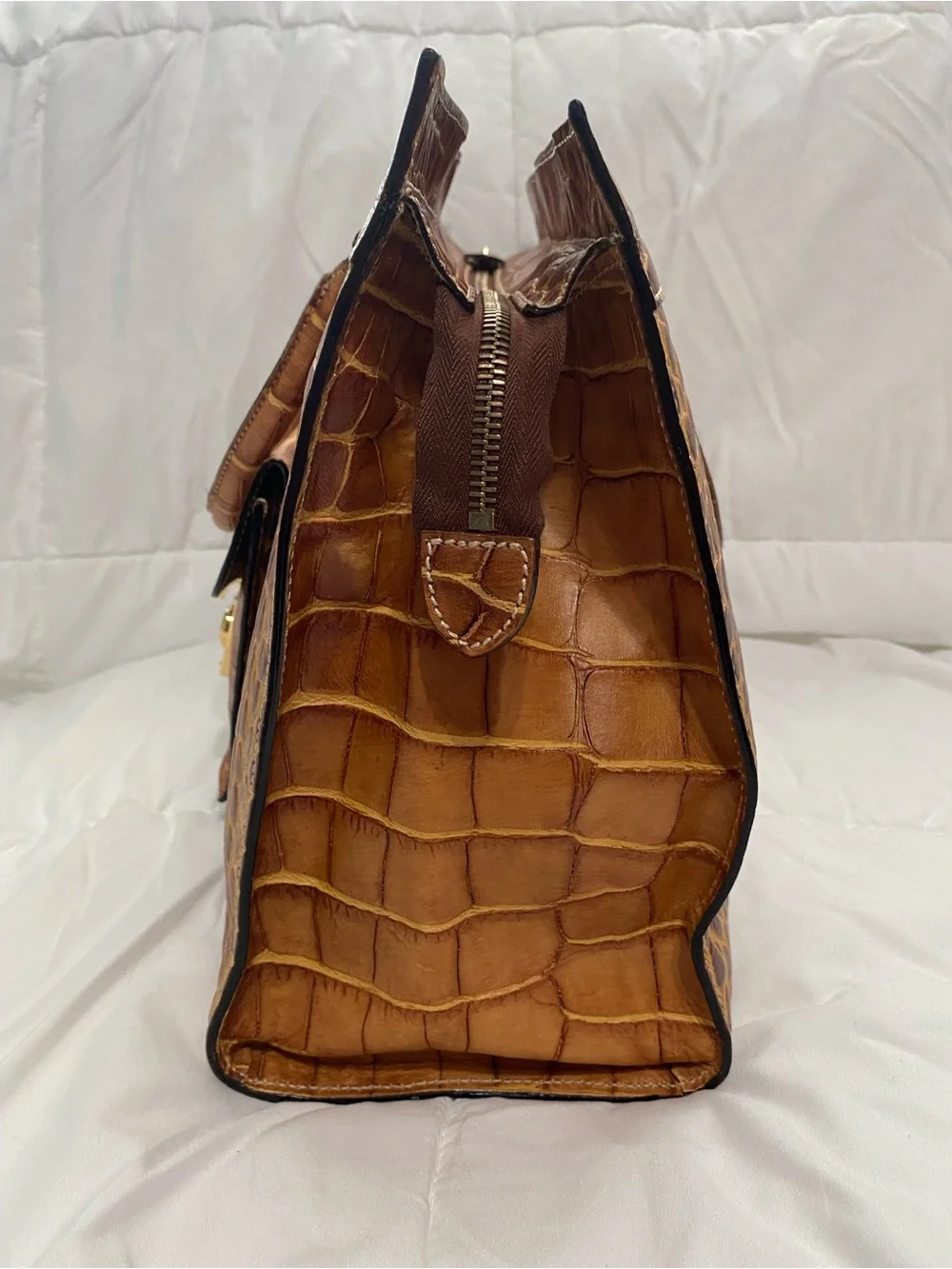 Dooney & Bourke gorgeous authentic